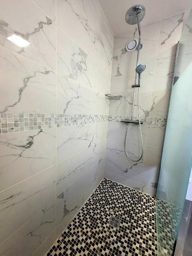 Location 3 Chambres Spacieuses Dans Appartment 2 Mn Rer Bussy Saint Georges エクステリア 写真